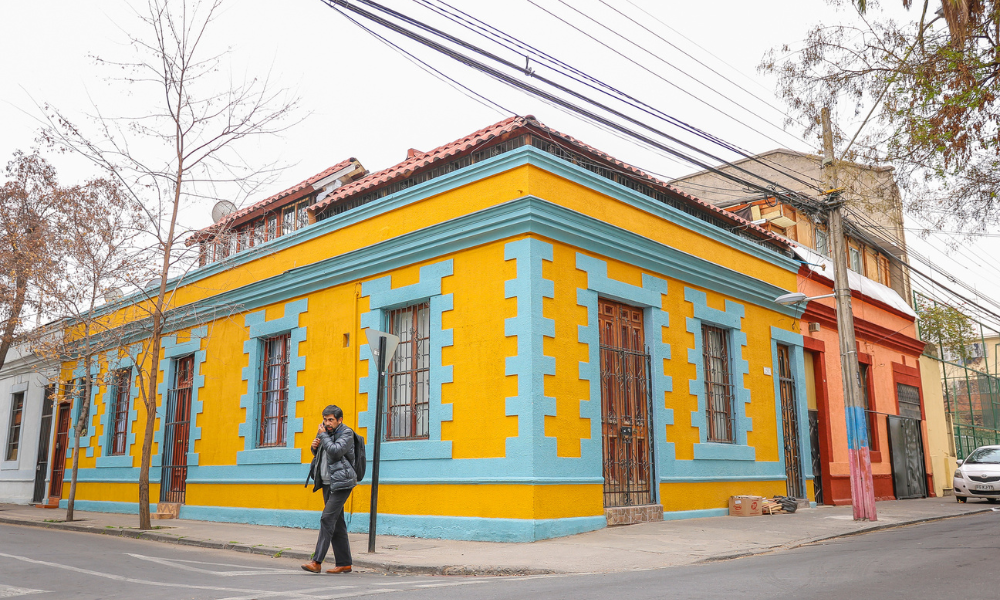 Los barrios que lideran bajas de precios del suelo en Santiago Centro