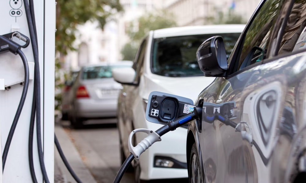 Nuevo EV Charger de Huawei carga auto eléctrico en solo 8 minutos y llegan a Chile en 2024