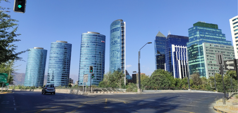 Alza en demanda de arriendos de oficinas en Providencia mantendría precios