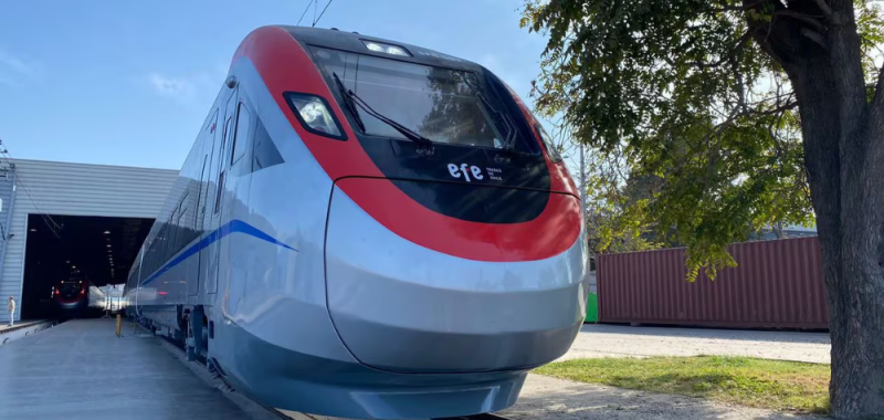 EFE inicia operaciones del tren más rápido y moderno de Sudamérica
