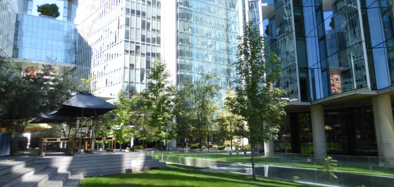 Locales comerciales mantienen vacancia destacando sectores de El Golf y Nueva Las Condes