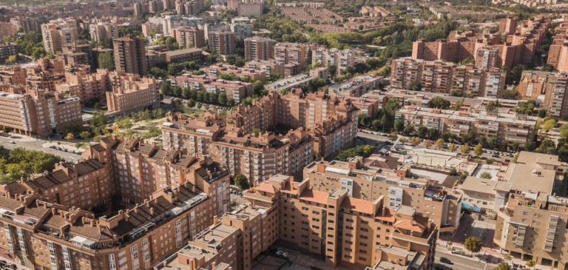 Presidenta de la comunidad madrileña anuncia medidas para mejorar acceso a vivienda en Madrid