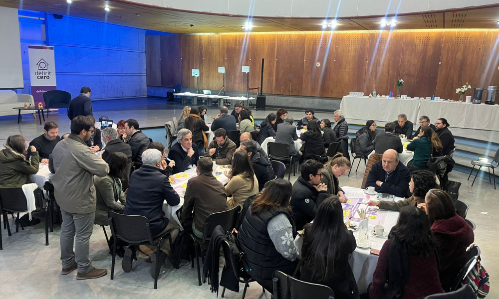 Vivienda en Chile: Inmobiliarias junto a municipios se reunieron para impulsar incentivos normativos para la vivienda pública