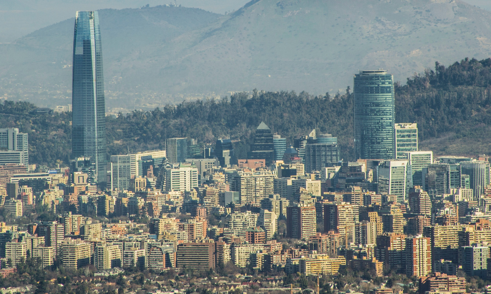 Las Condes lidera los arriendos más caros de Santiago y supera los $900 mil por un departamento de 70m2