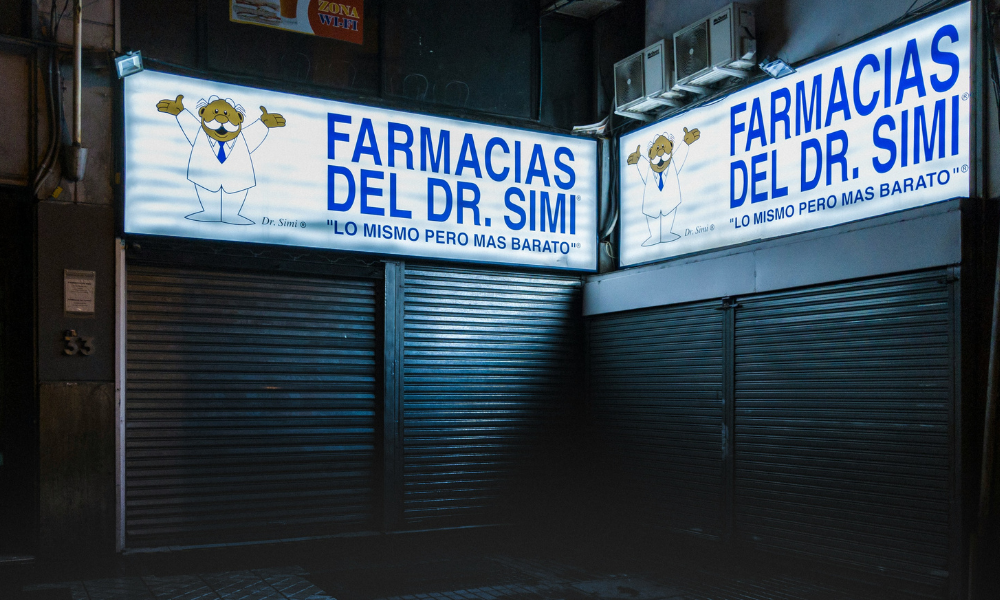 Seis comunas concentran más del 40% de las farmacias en la RM y reflejan brechas en la distribución