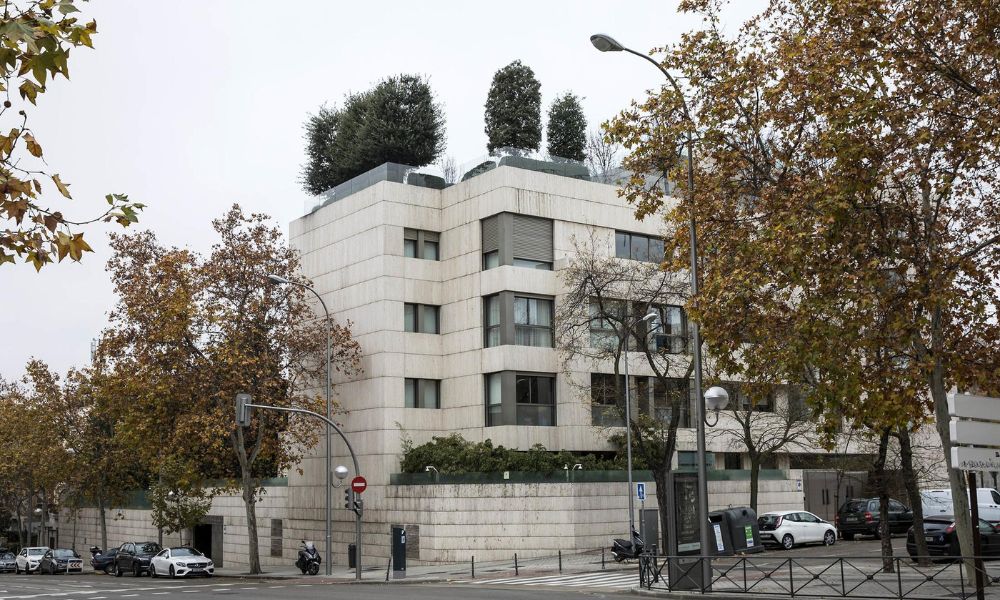 Florentino Pérez muestra su mansión de 2.500 m² en Madrid