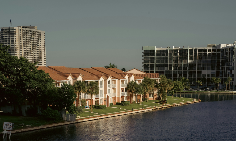 Precio de las viviendas en Florida eleva a 9 años el tiempo necesario para ahorrar el pago inicial