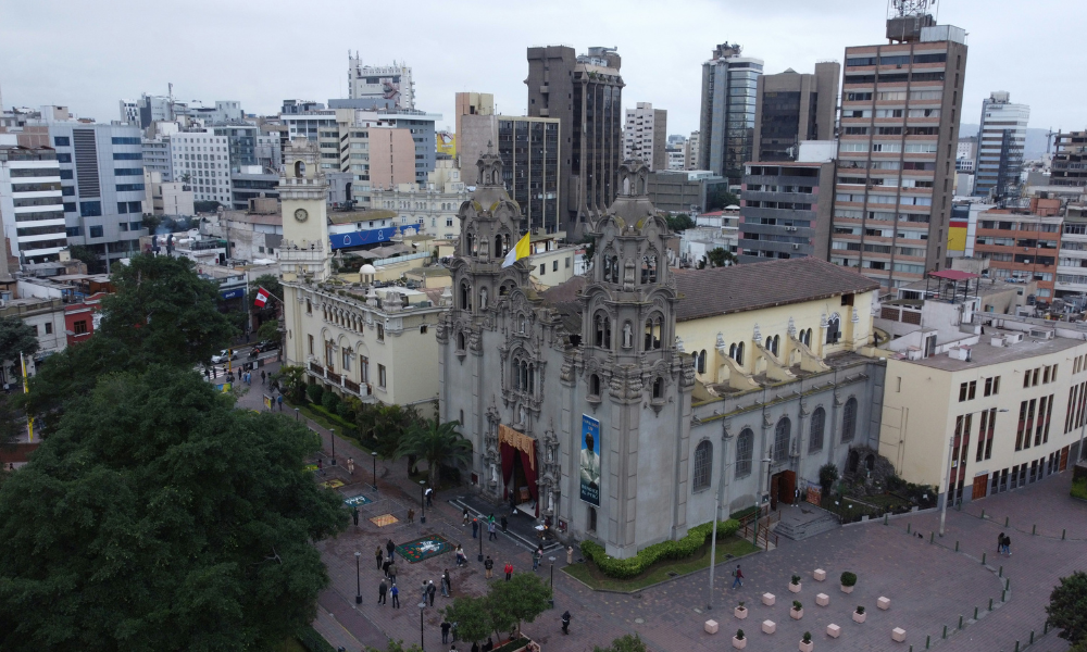 Miraflores, uno de los principales sectores empresariales de Perú, suma 26.200 m² de comercio en edificios corporativos
