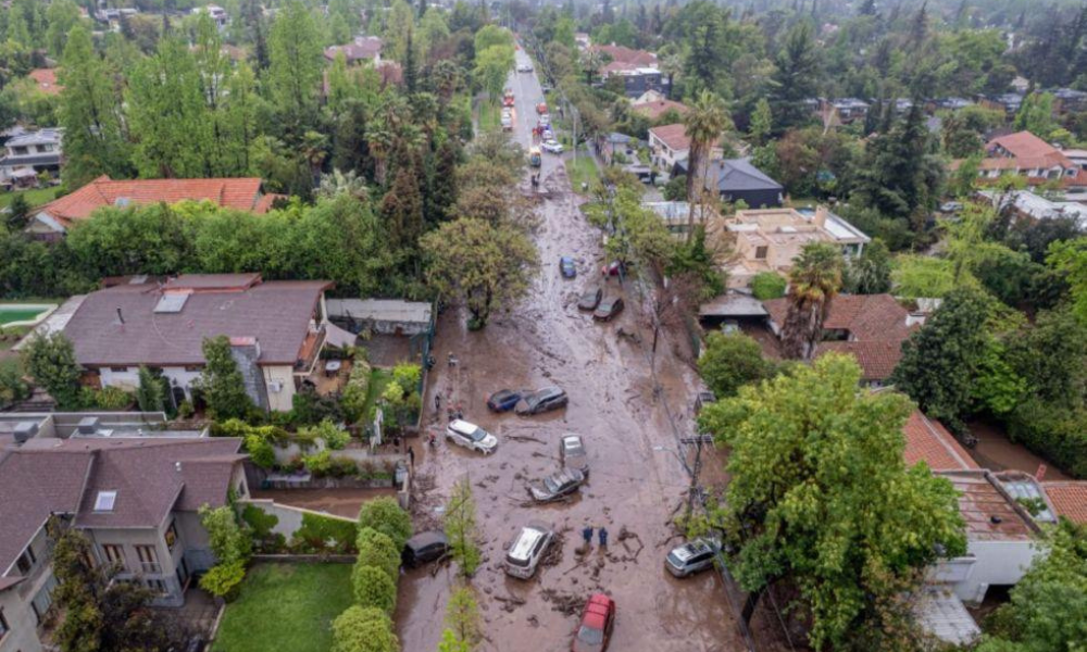 Aluvión en San Carlos de Apoquindo deja más de 2.000 viviendas afectadas y 55 inhabitables
