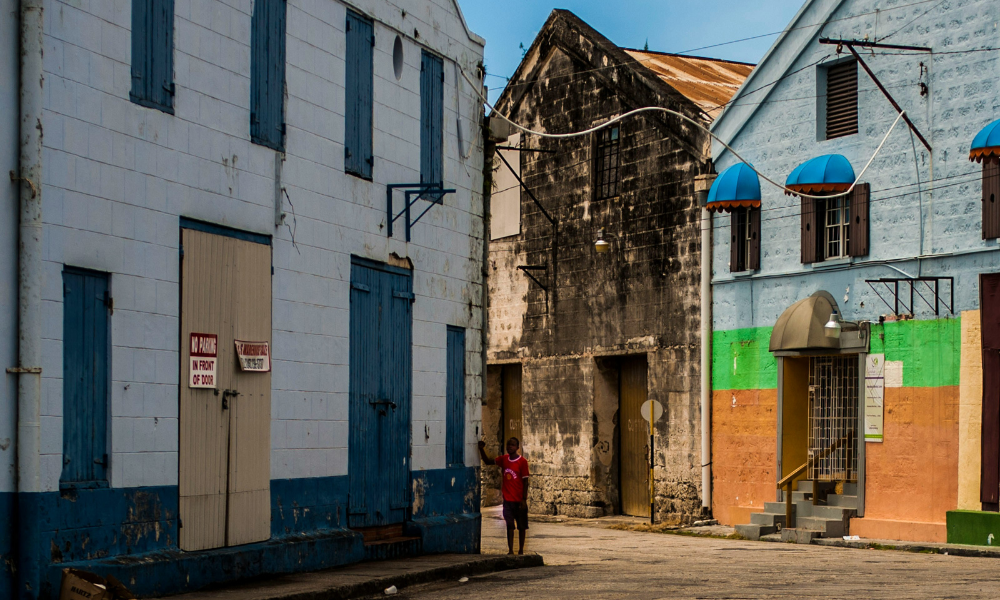 Estudio en Latinoamérica revela que 75% de los consultados redujo algún gasto para cubrir los costos de vivienda