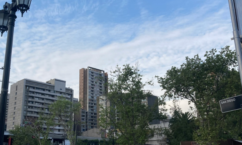 Oferta de departamentos en la RM tardaría casi 27 meses en agotarse e Independencia supera los 53 meses