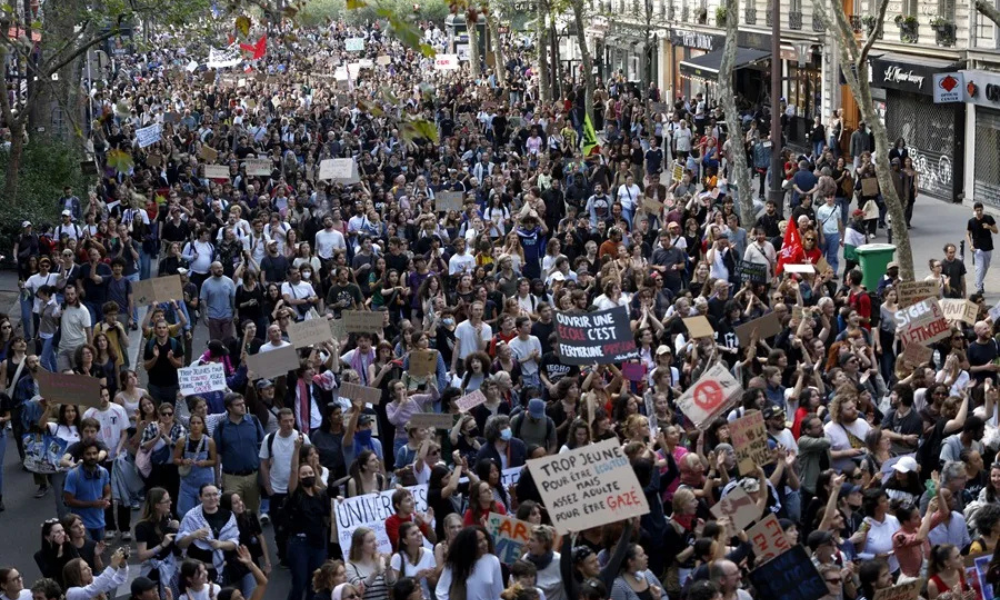 Francia enfrenta una ola de disturbios en medio de una crisis habitacional con 350.000 personas sin hogar