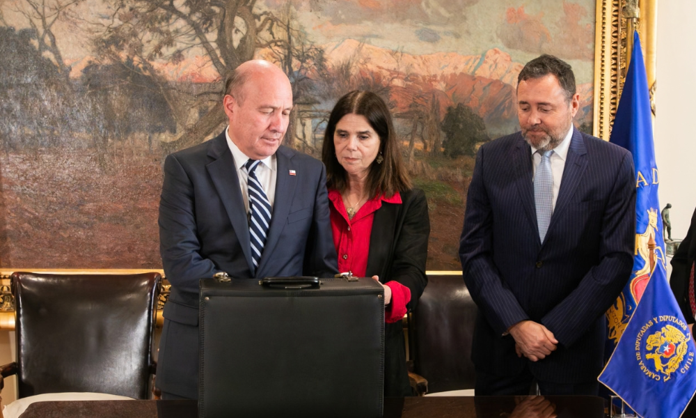 Presupuesto 2027: Quiroz abre la puerta a cambios mientras Vivienda enfrenta un alza menor a la solicitada inicialmente